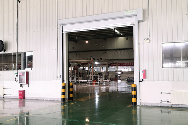 AGV小車與快速卷簾門聯動 AGV小車與快速卷簾門聯動