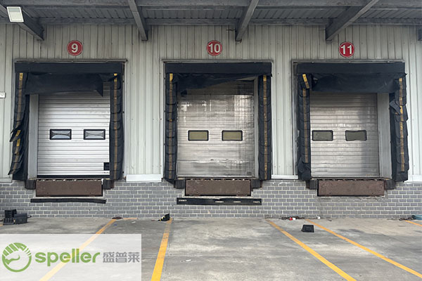 提升門.jpg 提升門.jpg