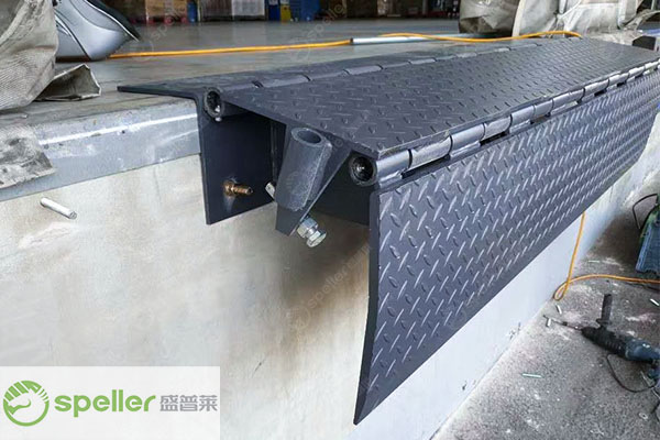 手動搭板式裝卸貨平臺 手動搭板式裝卸貨平臺